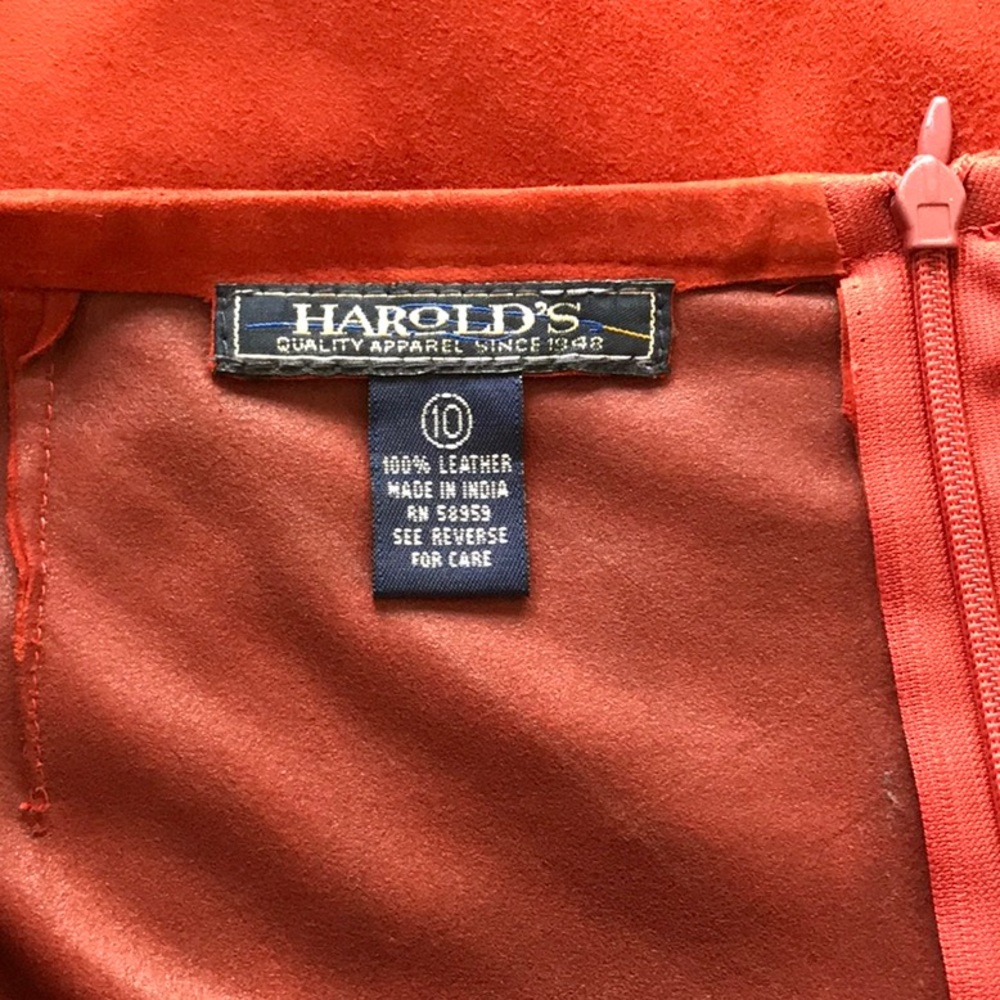 Harold’s suede skirt - Picture 3 of 6